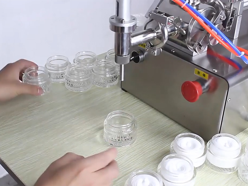 半自动液体灌装机及其利用 半自动液体灌装机及其利用