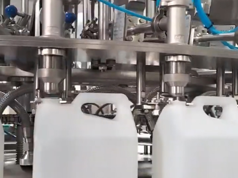 食用油灌装自动化出产线助力企业高效升级 食用油灌装自动化出产线助力企业高效升级